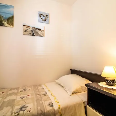 Mario With Terrace And Sea View Apartment Baska (Krk)