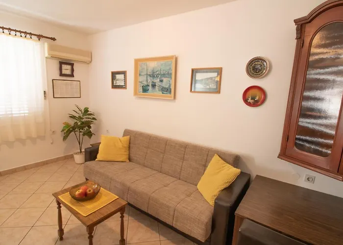 Apartment Mario With Terrace And Sea View Baska (Krk)