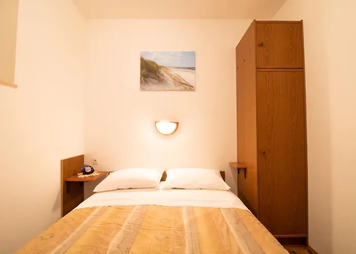 Mario With Terrace And Sea View Baska (Krk)