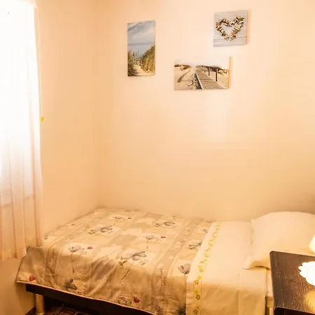 Mario With Terrace And Sea View Apartman Baška